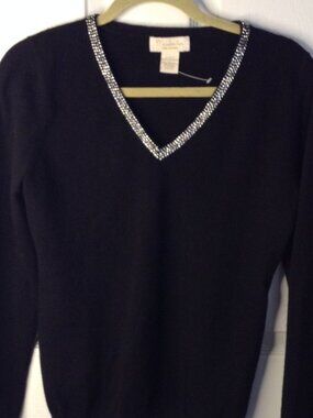 VTG '90 Mainbocher Pure Cashmere 2 ply w/embellishments Rhinestones V-Neck Chic